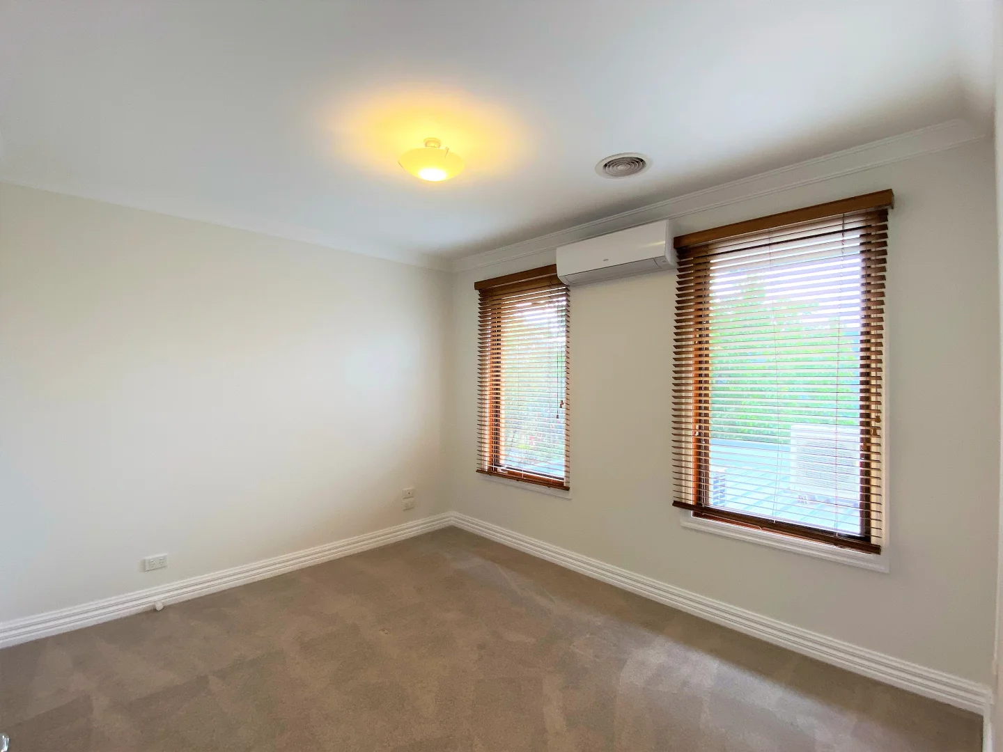Additional image 6 of 2/30 Woodlands Ave, Kew East VIC 3102