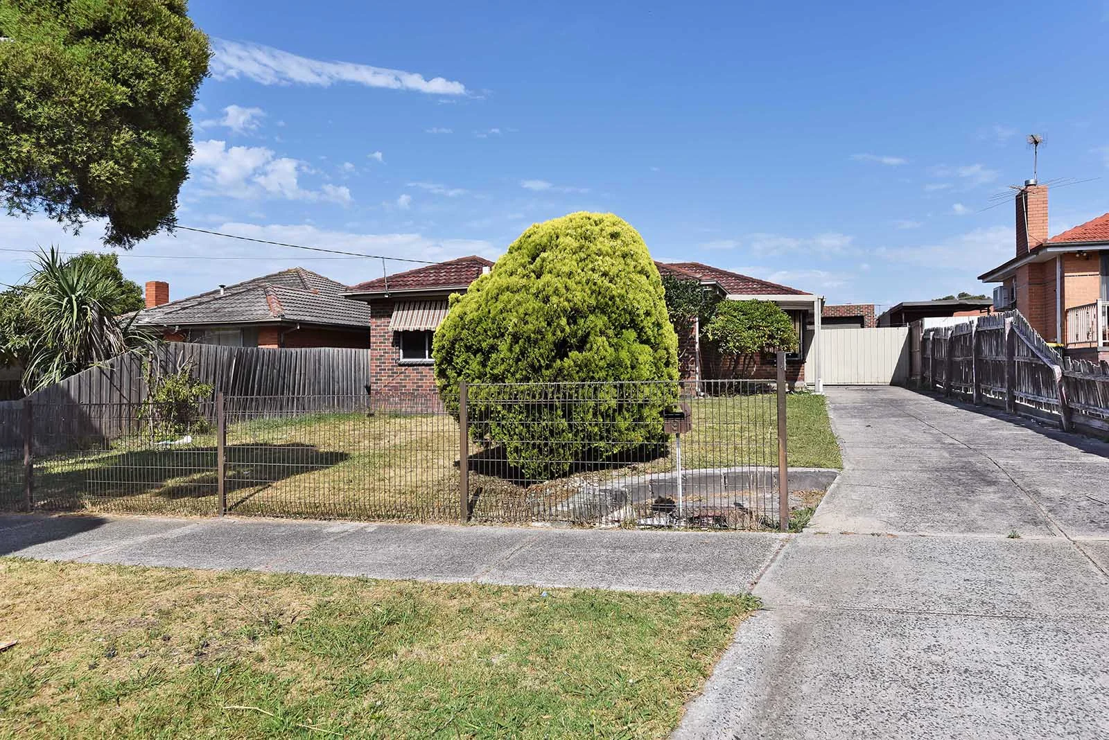 9 Plumpton Ave, Craigieburn VIC 3064