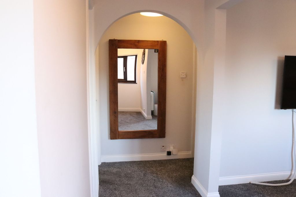Additional image 12 of 2 bed maisonette to rentHumber Road, Dartford DA1