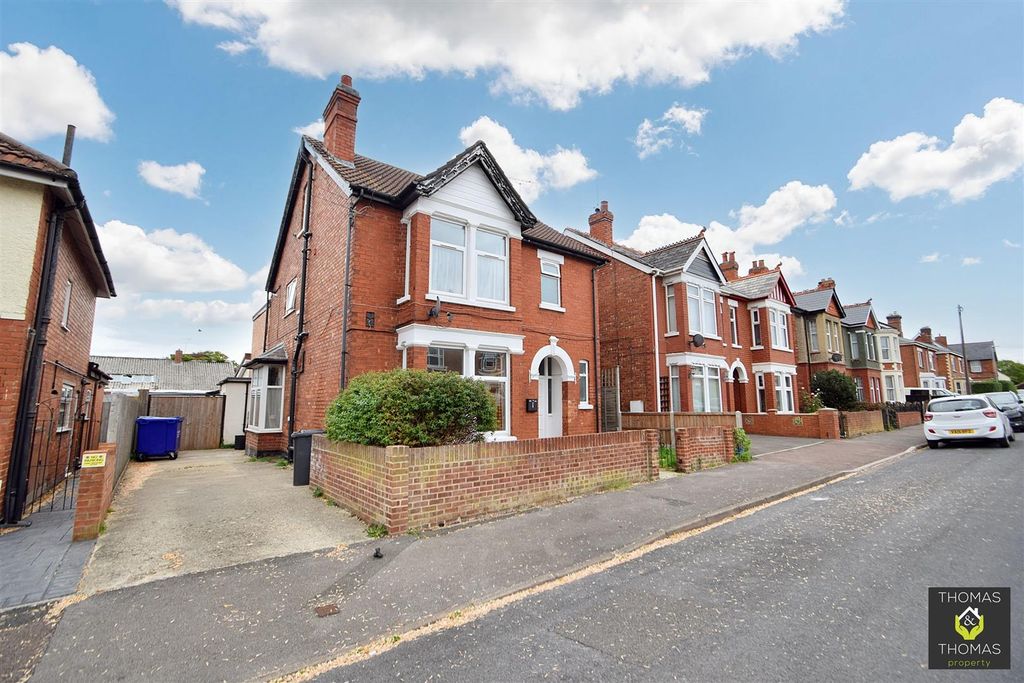6 bed detached house to rentLinden Road, Gloucester GL1