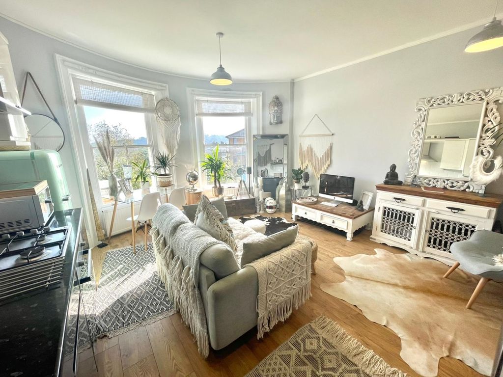 Additional image 2 of 1 bed flat to rentDover Street, Ryde PO33