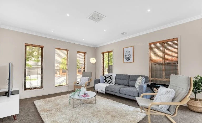 12 Clematis Crescent, Manor Lakes VIC 3024 photo 2