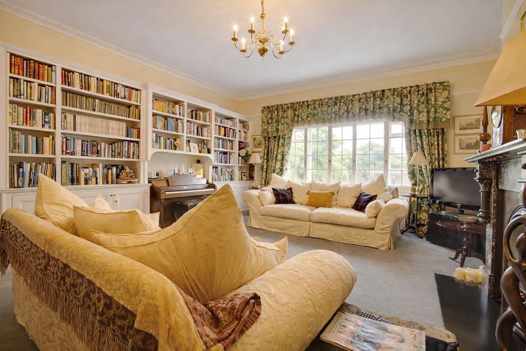 Additional image 4 of 3 bed flat to rentLansdown Road, Cheltenham GL51