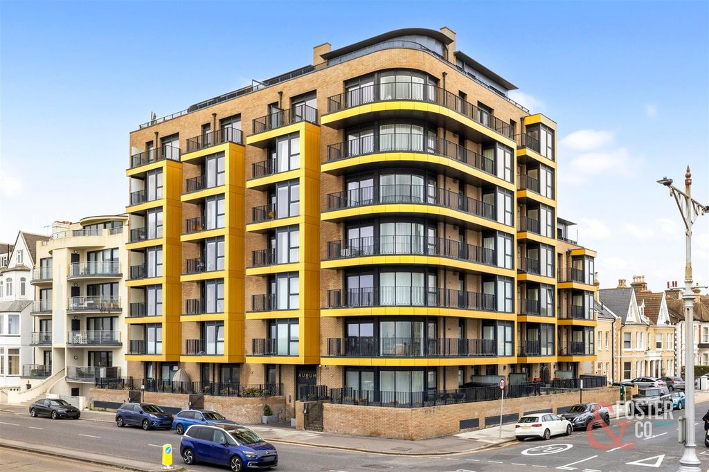 2 bed flat for saleKingsway, Hove BN3
