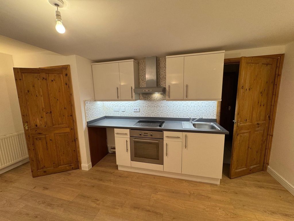 2 bed flat to rent11 Biggiesknowe, Peebles EH45 photo 4