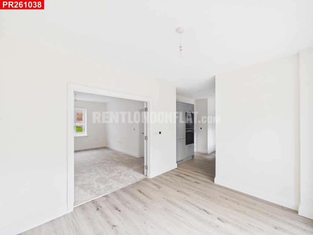 4 bed flat to rentOakdale Road, Maidenhead SL6