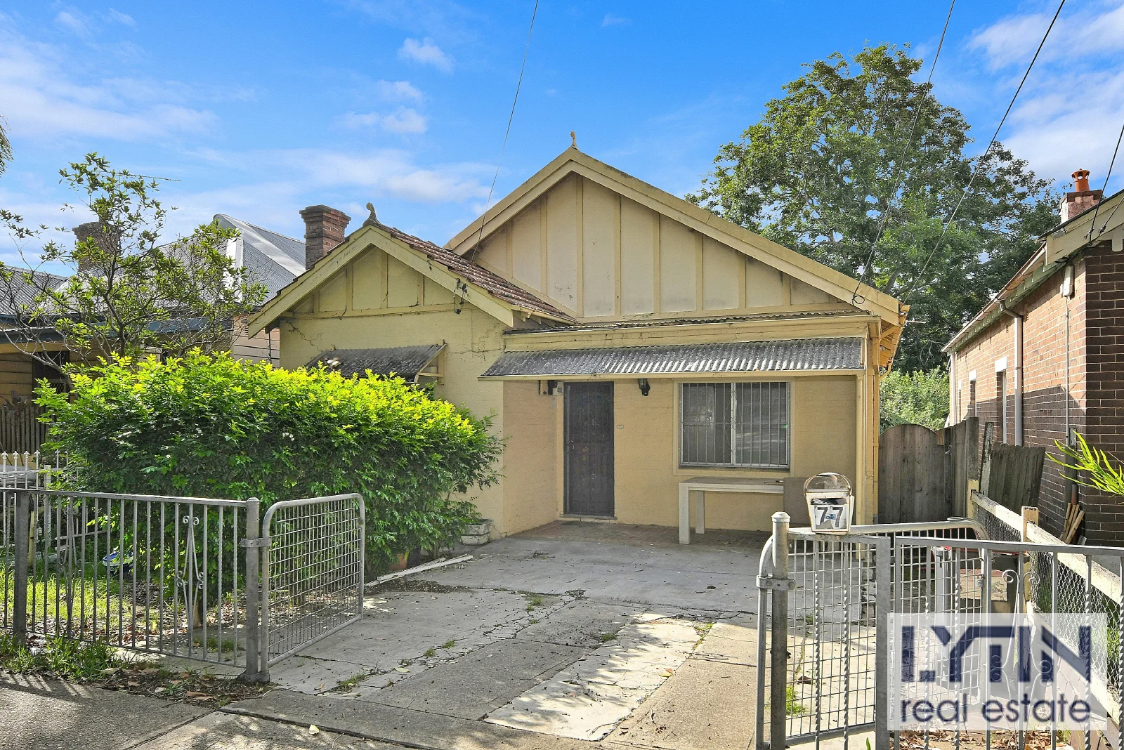 77 Ninth Avenue, Campsie NSW 2194