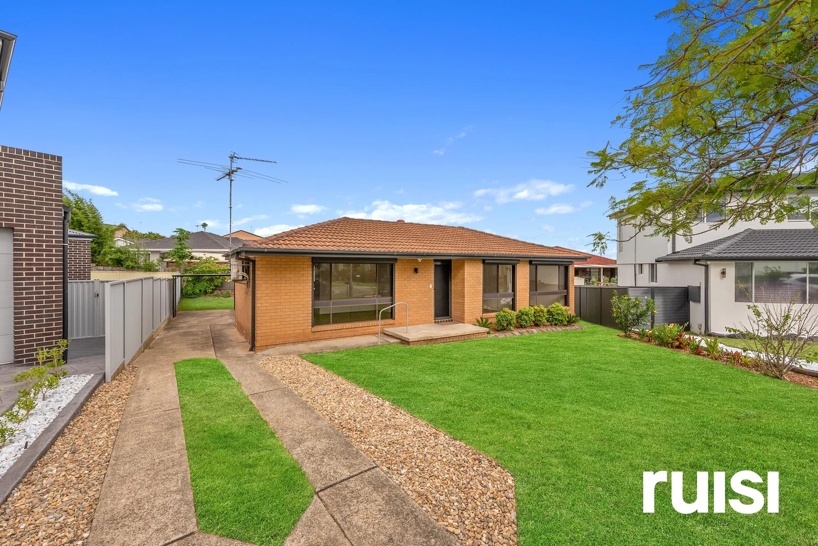 5 Cato Close, Edensor Park NSW 2176