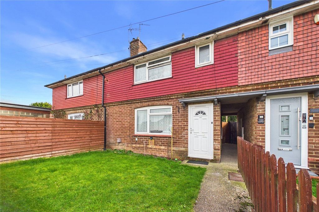 3 bed detached house to rentSkyllings, Newbury, Berkshire RG14