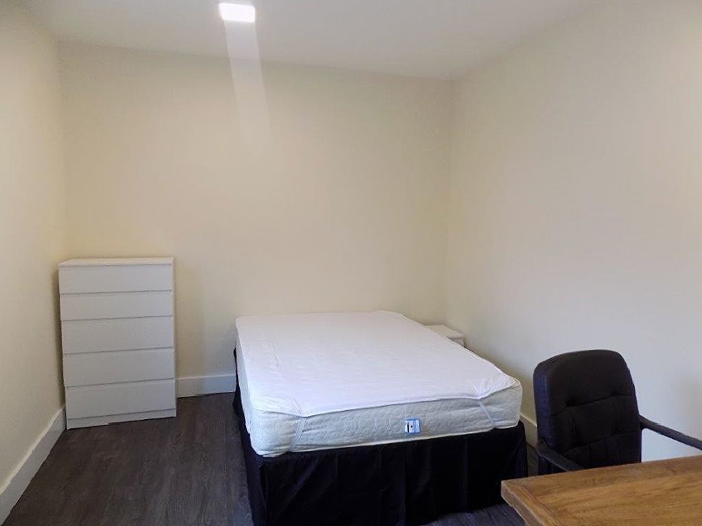 Additional image 7 of 6 bed maisonette to rentAlbert Road, Southsea PO5