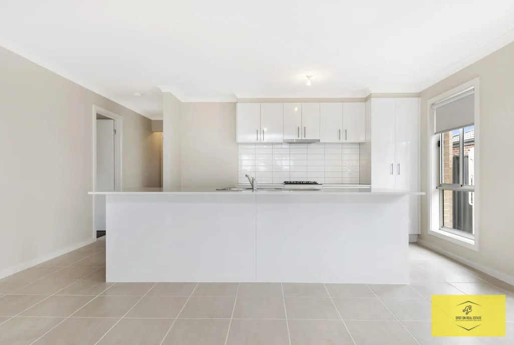 17 Wispering Circuit, Kilmore VIC 3764 photo 4