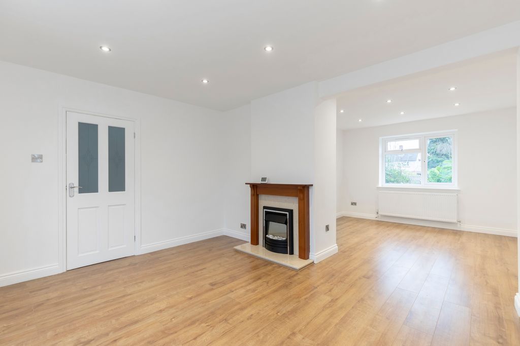 Additional image 2 of 3 bed semi-detached house to rentOrchard Avenue, Cheltenham GL51
