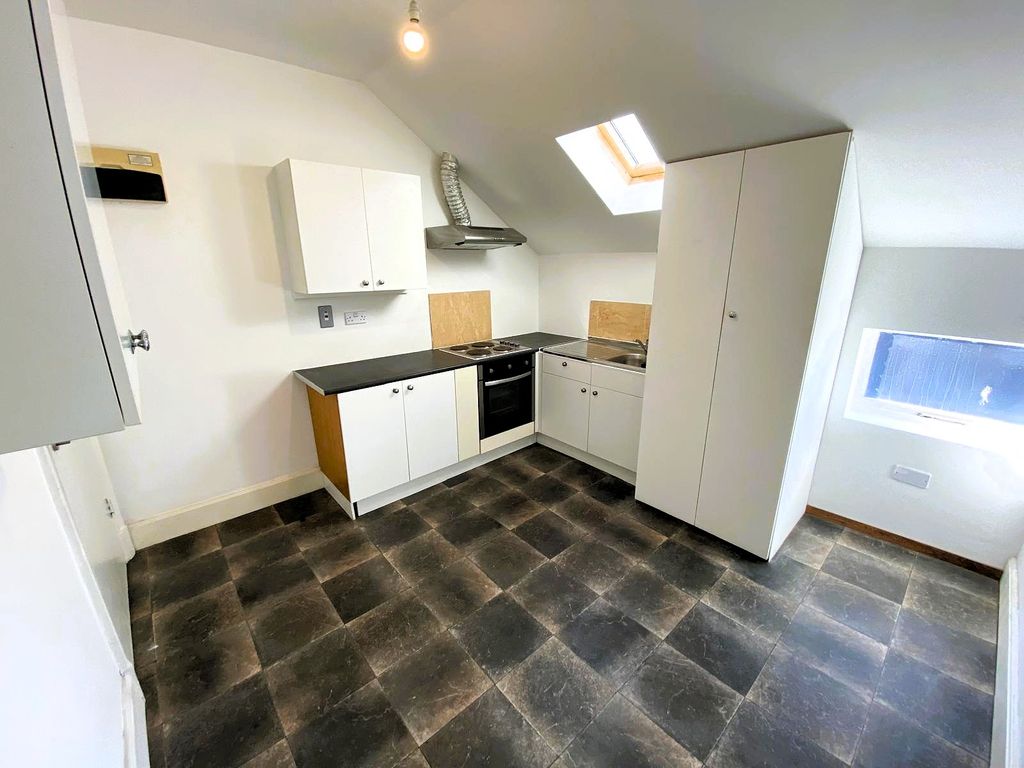 2 bed flat to rentDock View Road, Barry CF63