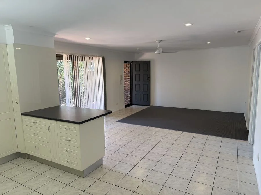 2/10 Peacock Place, Burleigh Waters QLD 4220 photo 3