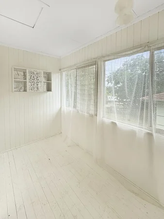 Additional image 3 of 1/60 Kynance Street, Leichhardt QLD 4305