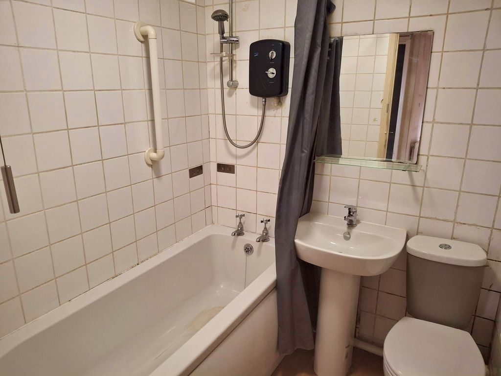 Additional image 4 of 1 bed flat to rentGeorge Street, Ryde PO33