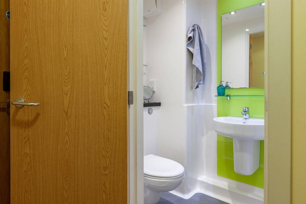 Additional image 3 of 1 bed flat to rentDean Street, Bangor LL57