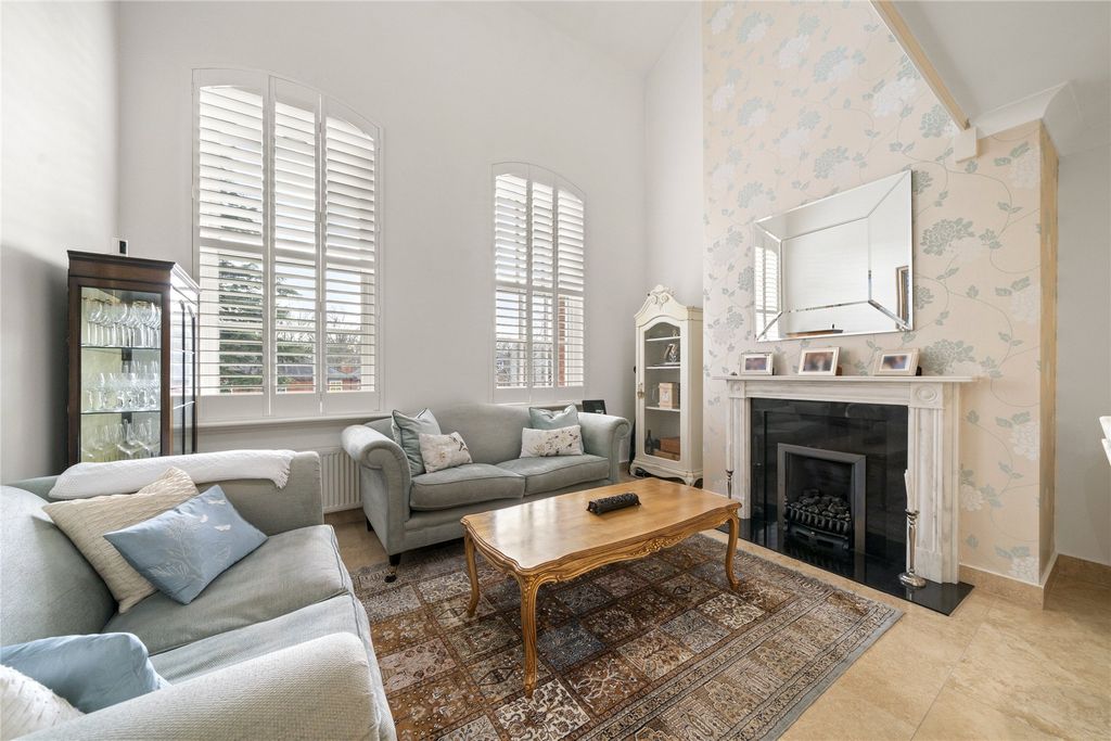 Additional image 10 of 3 bed flat to rentEllesmere Place, Walton-On-Thames, Surrey KT12