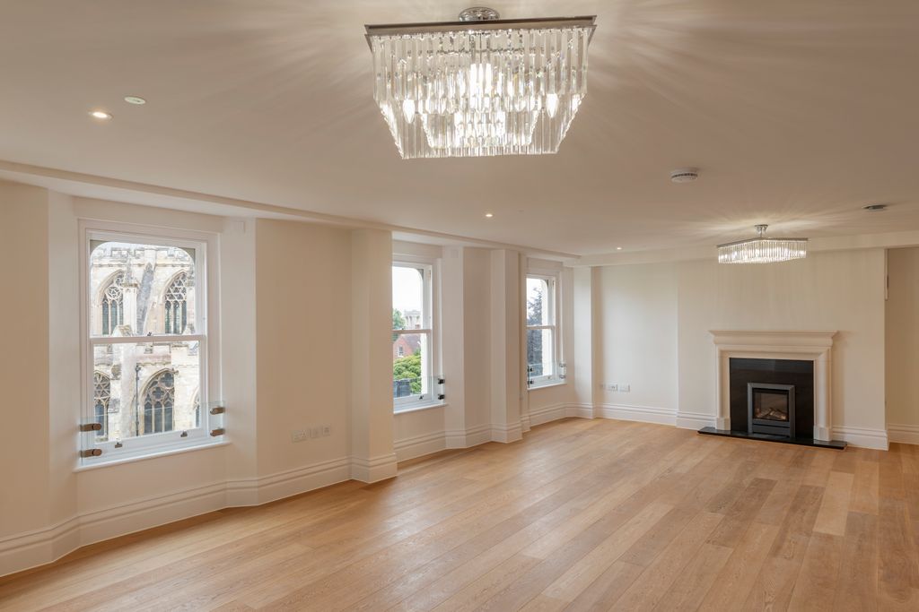 2 bed flat to rent18 Cathedral Yard, Exeter EX1 photo 3