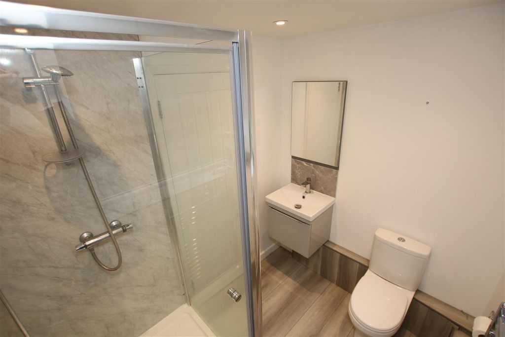 Additional image 11 of 2 bed flat to rentPaddock Close, South Darenth, Dartford DA4