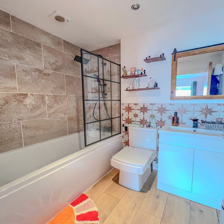 Additional image 12 of 2 bed flat to rentHeritage Court, Birmingham B18