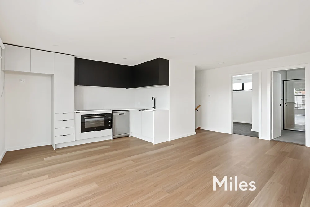 Additional image 3 of 2/23 Derna Street, Heidelberg West VIC 3081