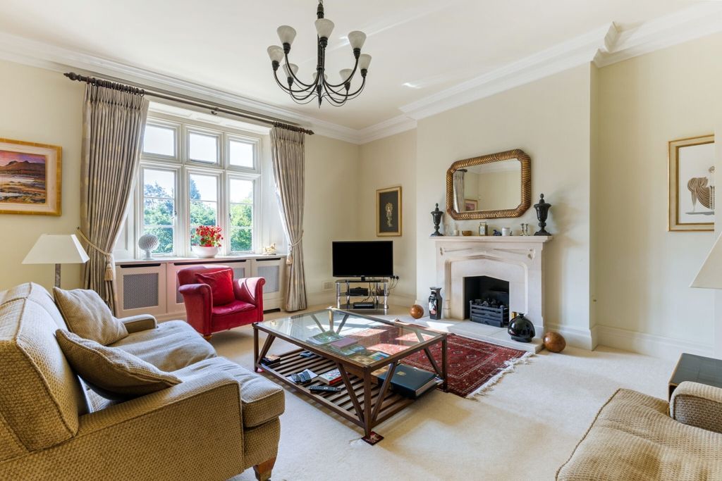 Additional image 2 of 3 bed flat to rentWoolmer Lane, Bramshott, Liphook GU30