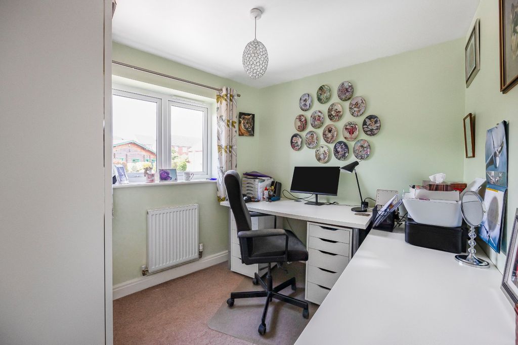 Additional image 16 of 4 bed end terrace house for saleGraces Field, Stroud, Gloucestershire GL5