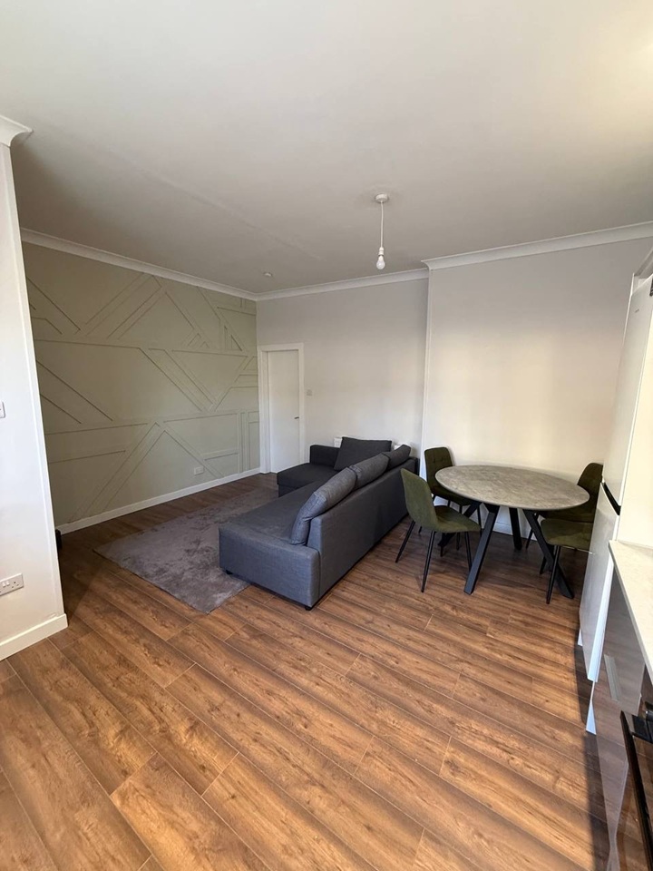 2 Bed Flat, Henderson St, EH6, N1 7GU photo 2