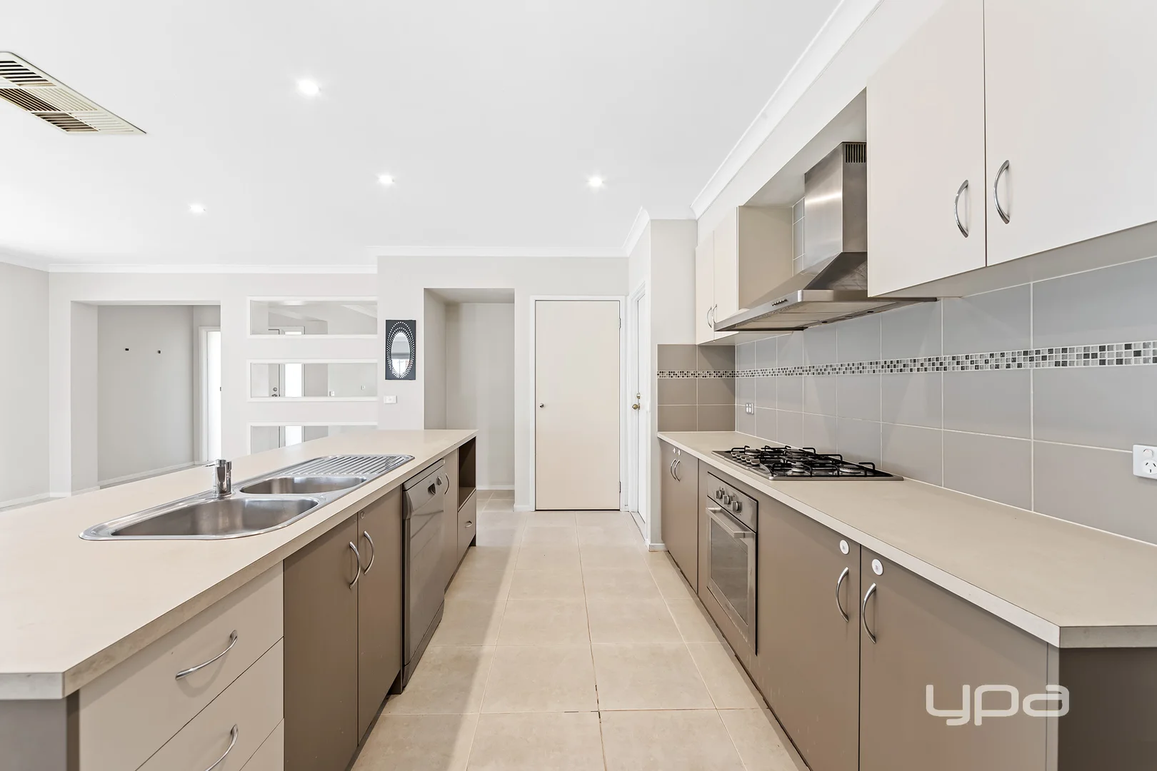 Additional image 5 of 122 Tenterfield Drive, Burnside Heights VIC 3023