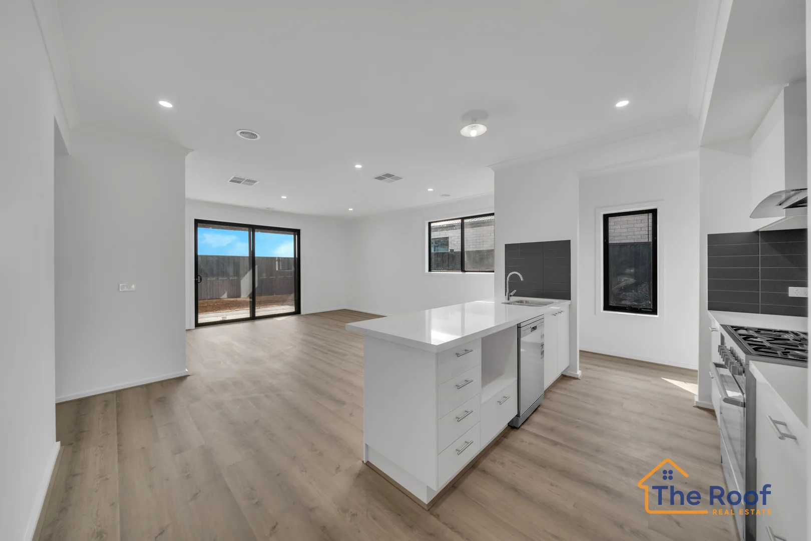 Additional image 7 of 98 Buckingham Boulevard, Strathtulloh VIC 3338