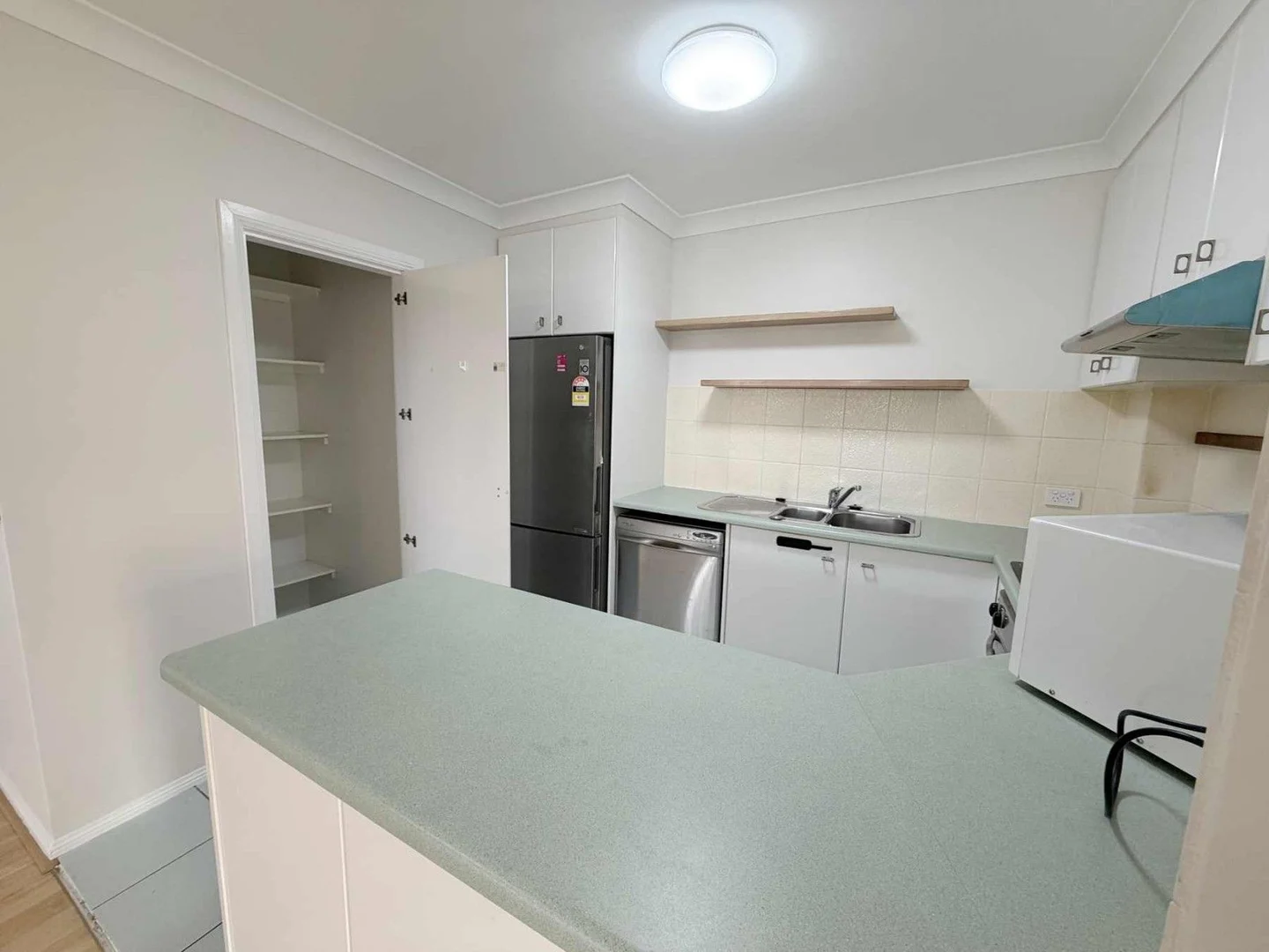 Additional image 5 of ID:21170849/19 Windsor Road, Red Hill QLD 4059