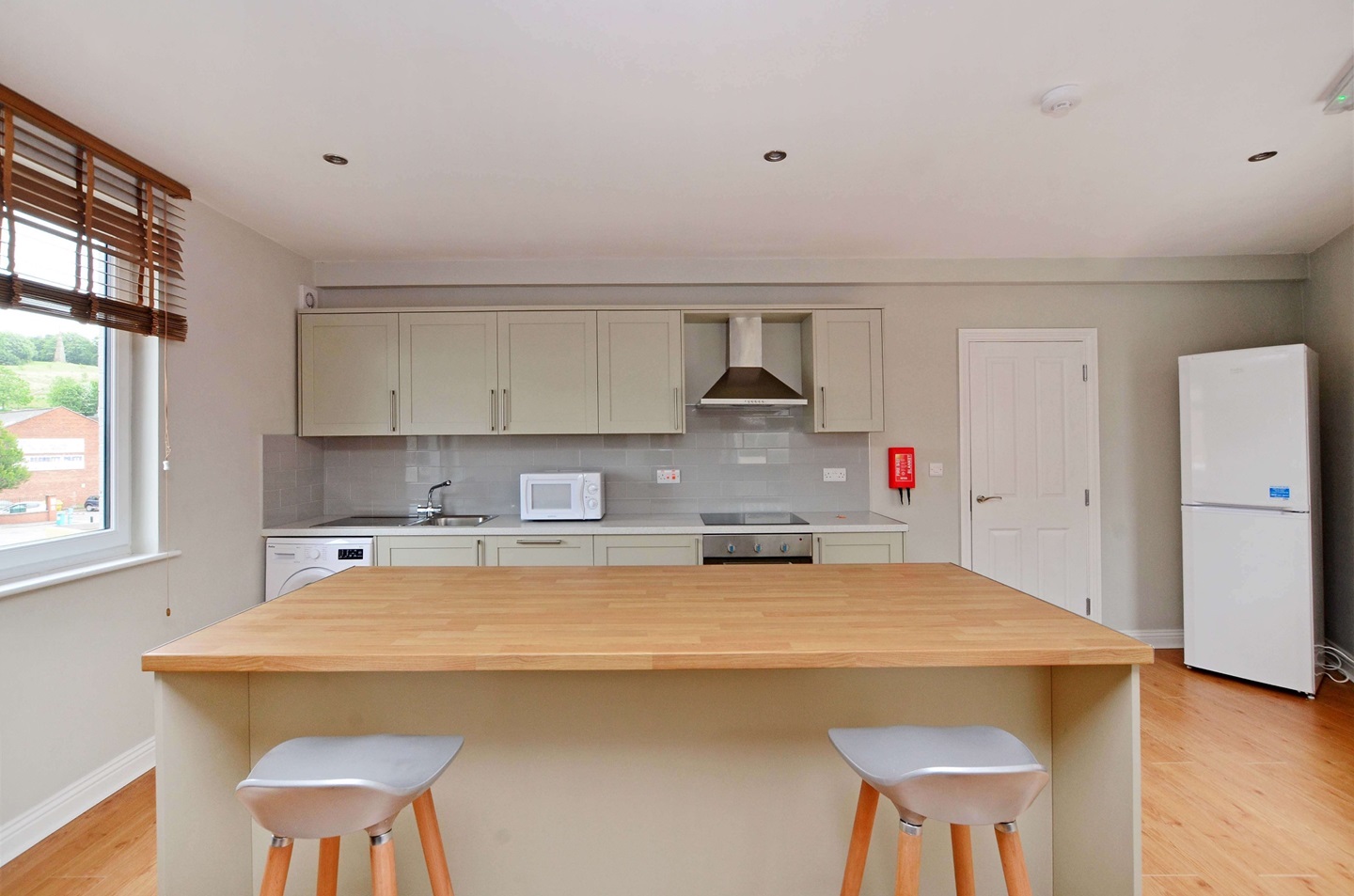 Additional image 5 of 4 Bed Flat, Suffolk Road, S2, N1 7GU