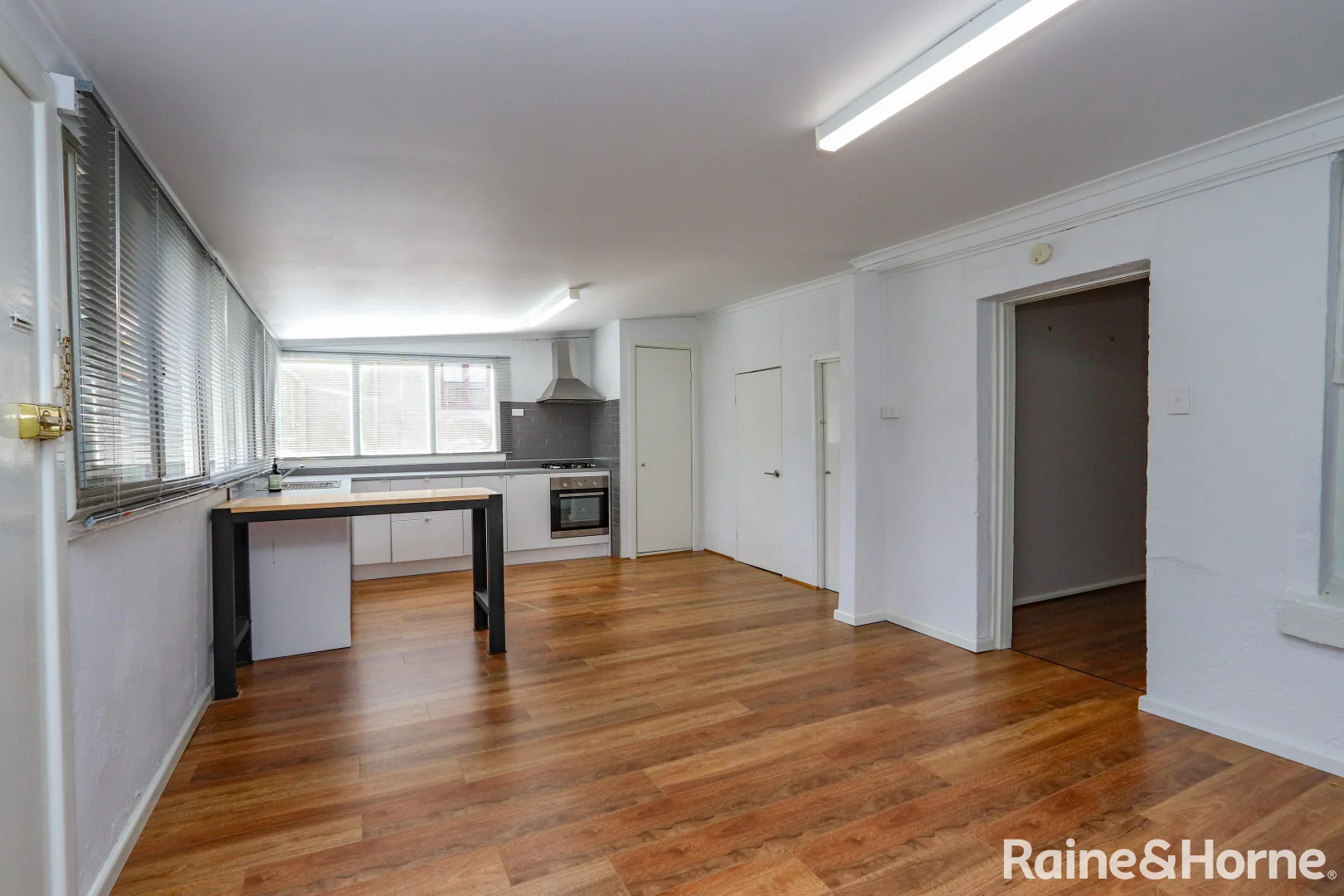 Additional image 4 of 326 Howick Street, Bathurst NSW 2795