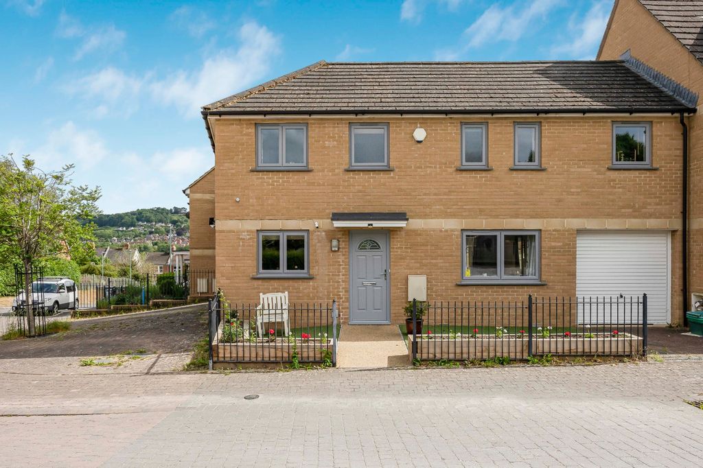 Additional image 30 of 4 bed end terrace house for saleGraces Field, Stroud, Gloucestershire GL5