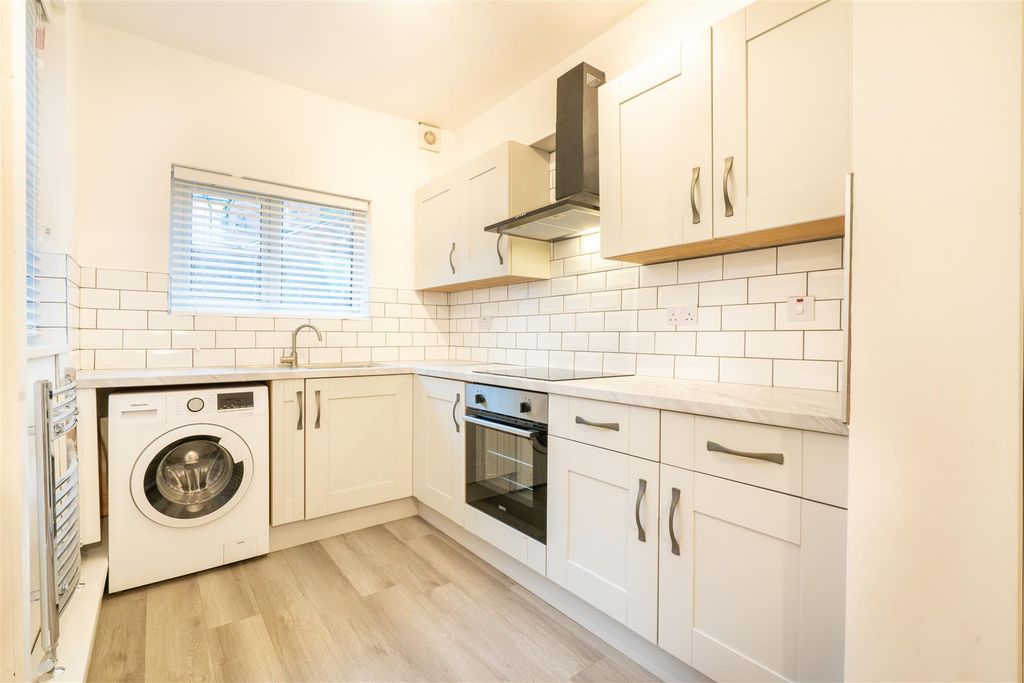 5 bed shared accommodation to rent32 Denham Road, Sheffield S11 photo 3