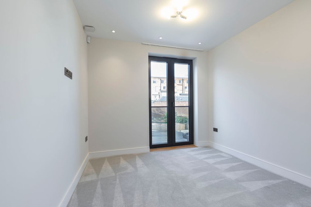 Additional image 13 of 3 bed flat to rentParabola Road, Cheltenham GL50
