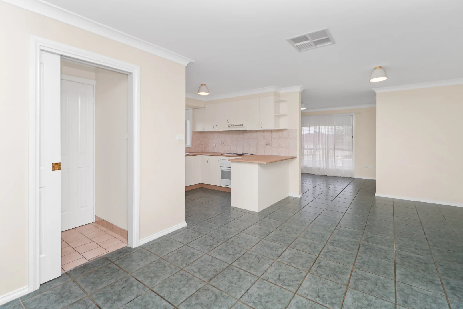 Additional image 9 of 3 Tikki Place, Glenfield Park NSW 2650