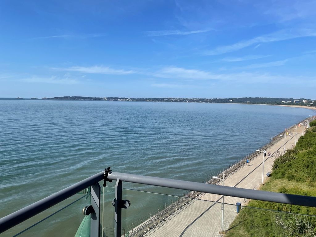 2 bed flat to rentMeridian Bay, Trawler Road, Maritime Quarter, Swansea SA1