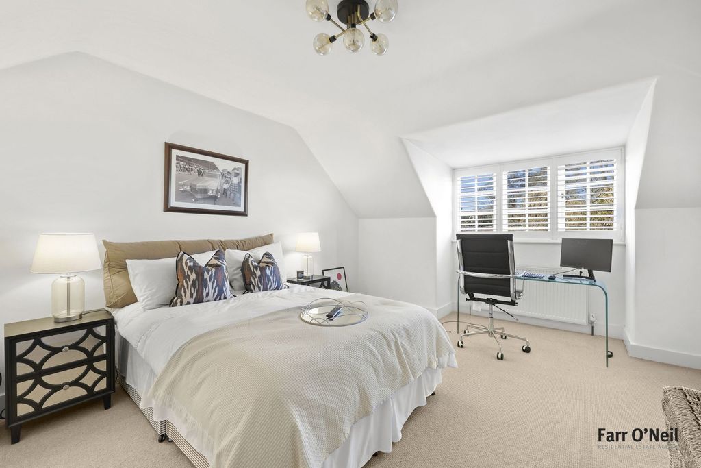 Additional image 23 of 5 bed semi-detached house to rentKings Avenue, Buckhurst Hill IG9
