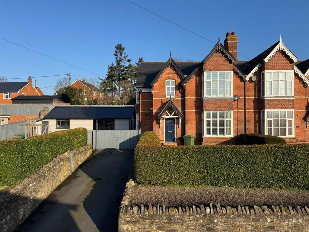 4 bed property to rentVictoria Road, Kington HR5
