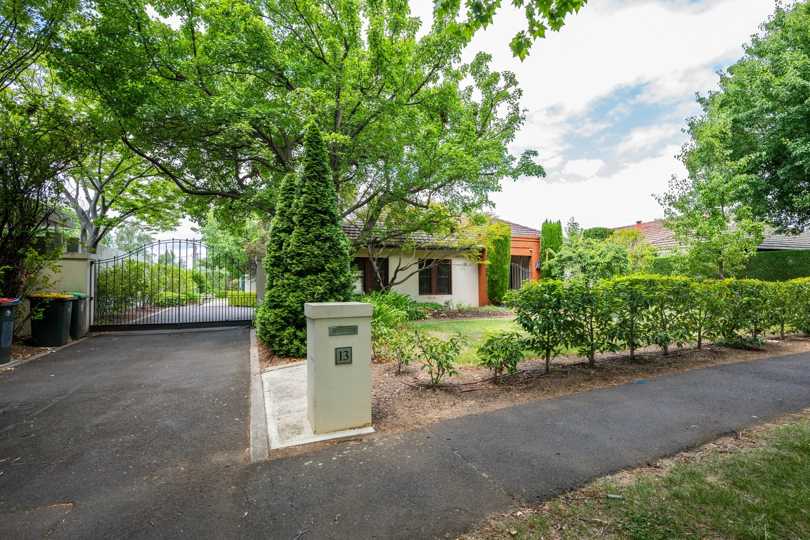 13 Arthur Cir, Forrest ACT 2603