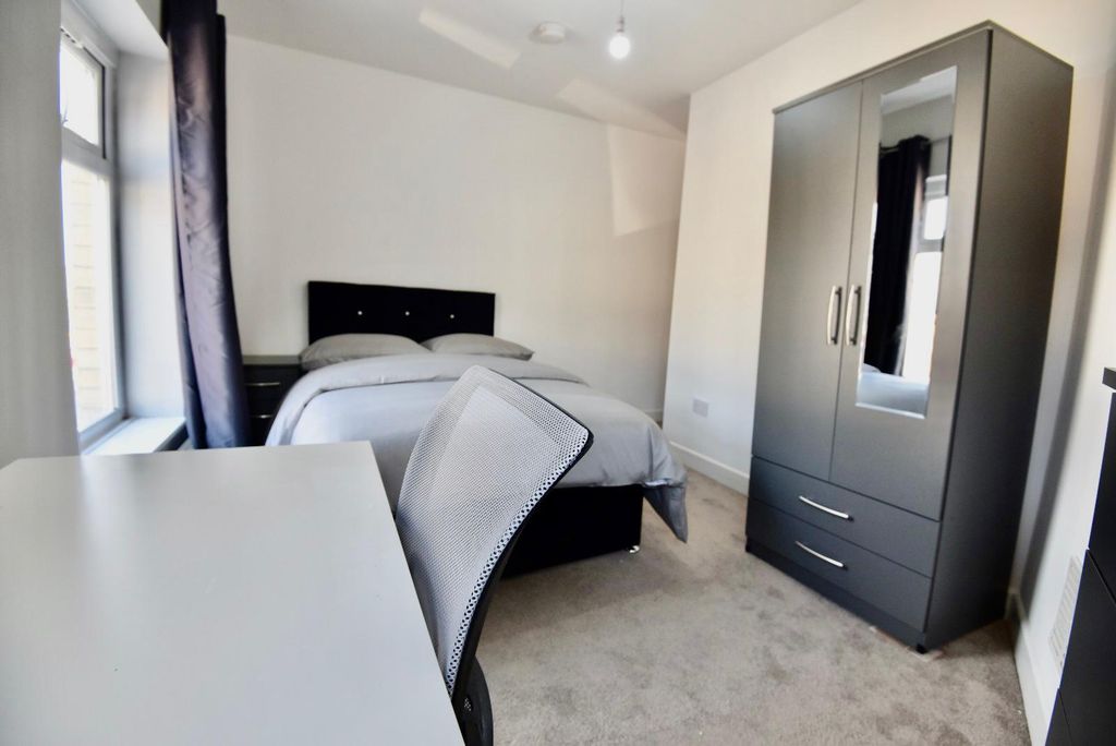 Additional image 27 of 4 bed shared accommodation to rentLucas St, Newport NP20