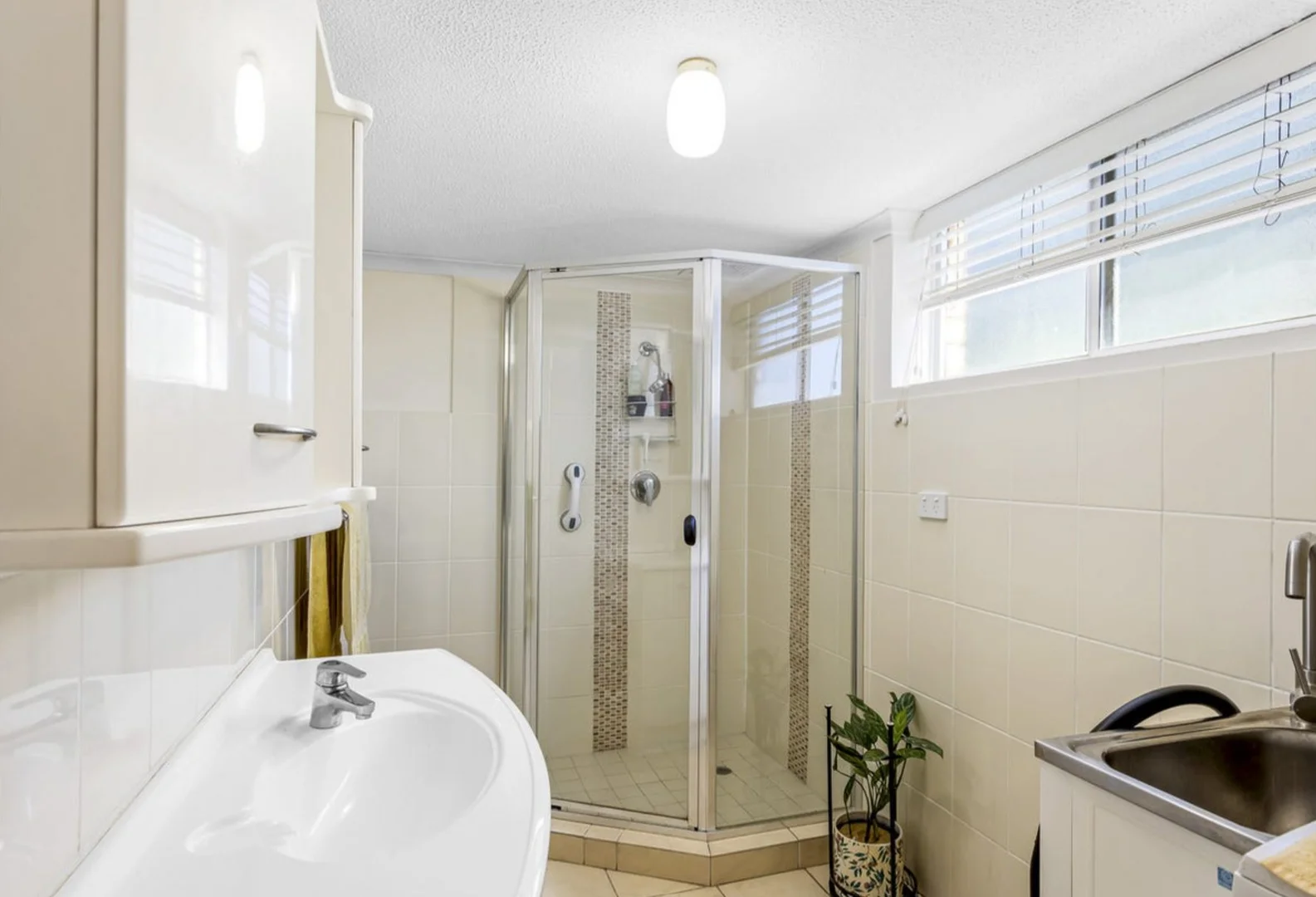 Additional image 7 of 4/13-15 Marine Parade, Redcliffe QLD 4020