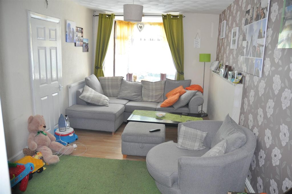 Additional image 2 of 3 bed terraced house to rentGilbert Street, Holyhead LL65