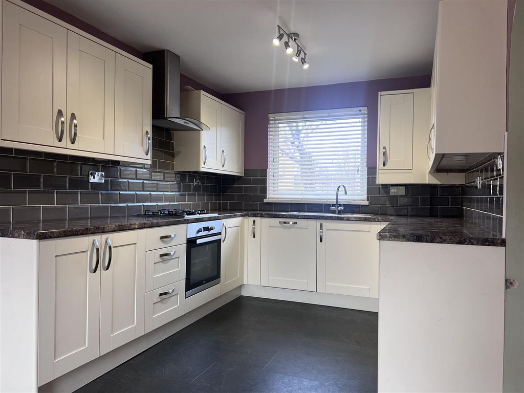 3 bed semi-detached house to rentMedworth, Orton Goldhay, Peterborough PE2