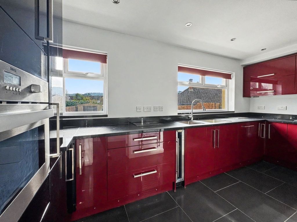 Additional image 3 of 4 bed semi-detached house to rentBrynau Road, Caerphilly CF83