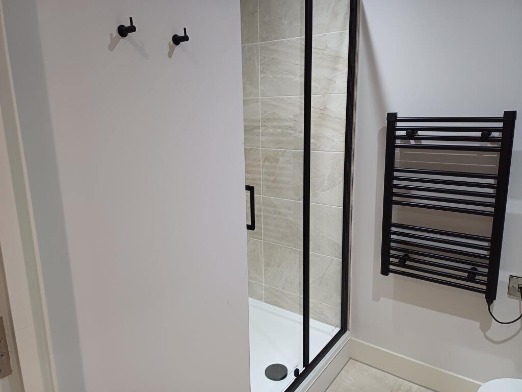 1 Bed Flat, Aquitania, L3, N1 7GU photo 4