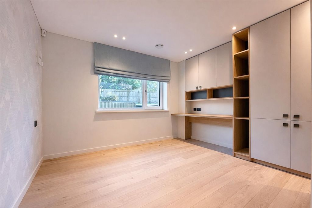 Additional image 13 of 4 bed detached house to rentCleeve Hill, Cheltenham GL52