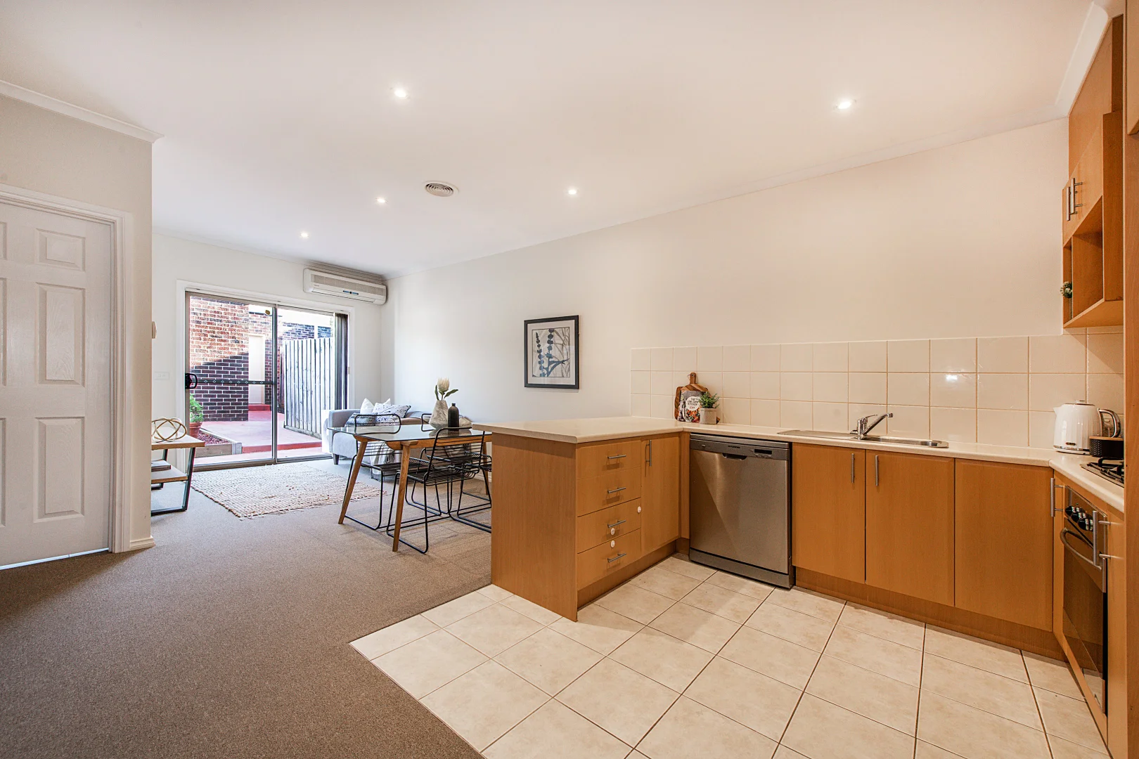 Additional image 4 of 2/16 High Street, Bayswater VIC 3153